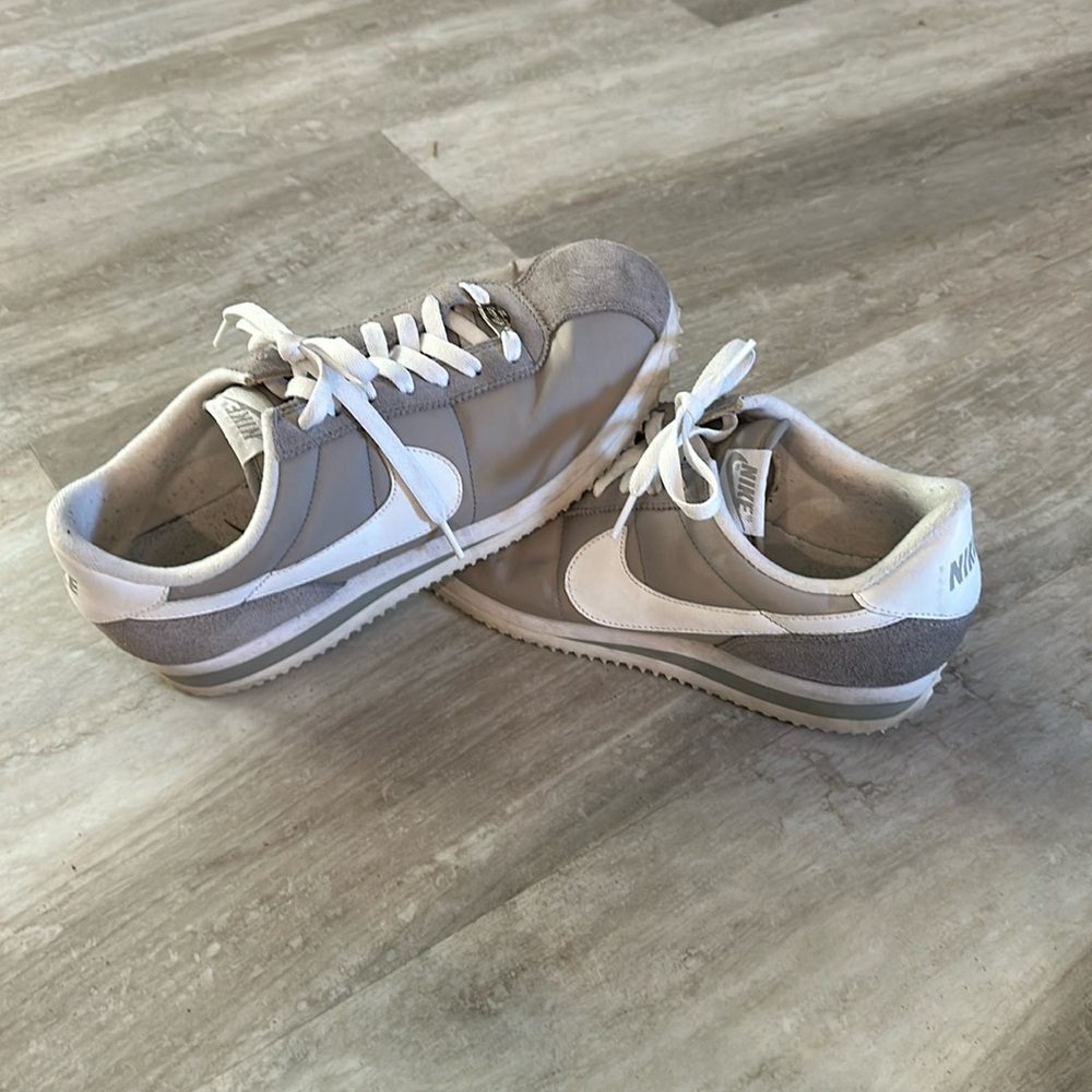 Nike, Cortez men’s size 9 – excellent condition!